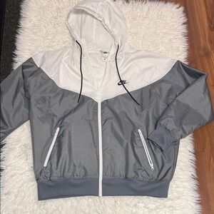 Nike NWOT - Woven Windrunner Jacket